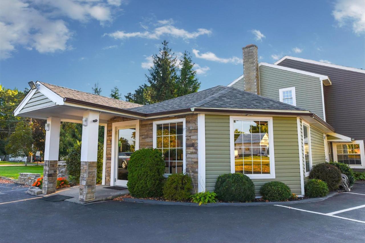 Capital Inn And Suites Rensselaer Экстерьер фото