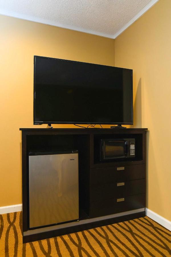 Capital Inn And Suites Rensselaer Экстерьер фото