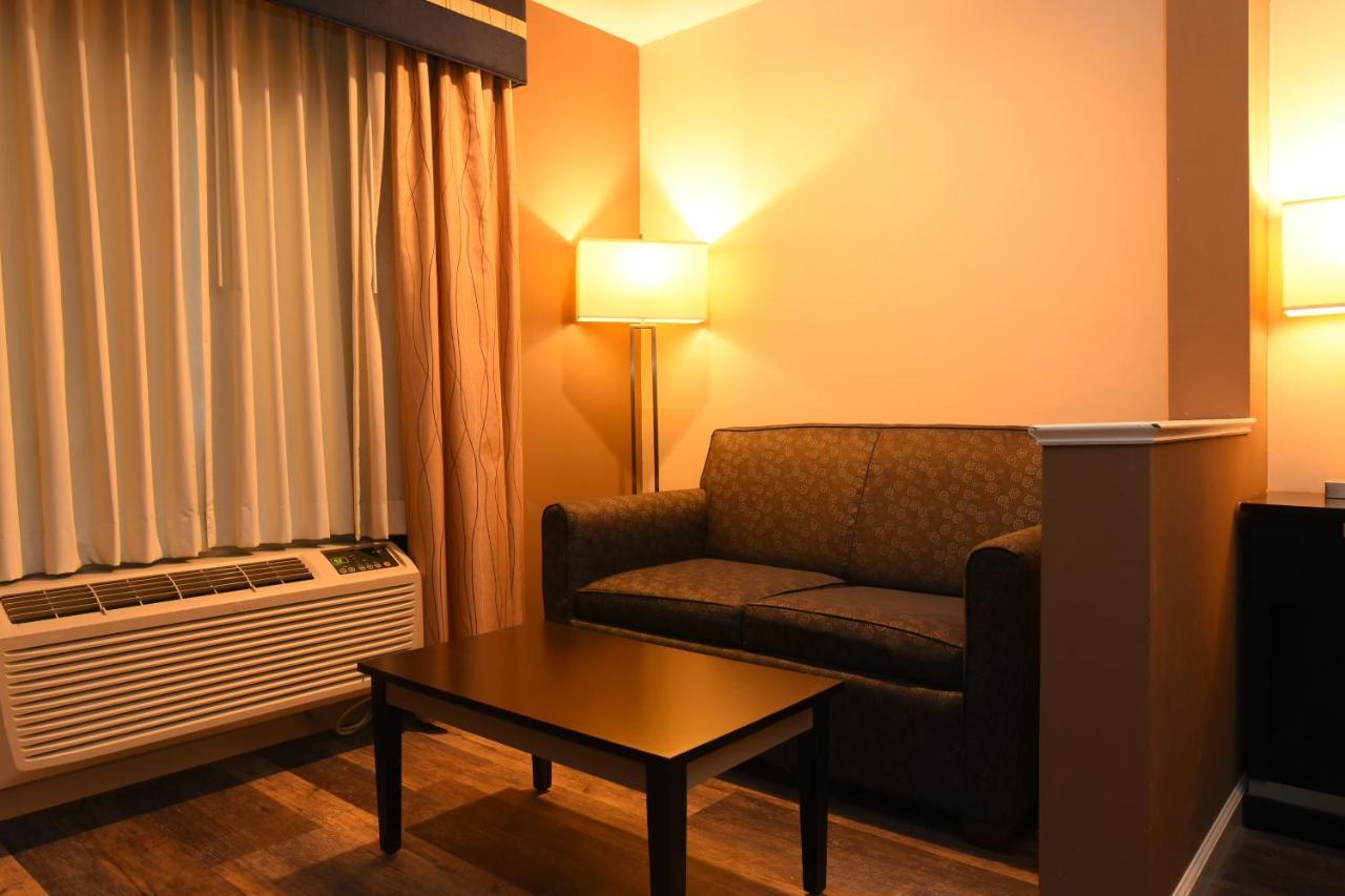 Capital Inn And Suites Rensselaer Экстерьер фото