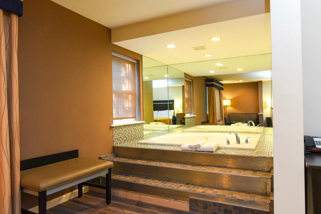 Capital Inn And Suites Rensselaer Экстерьер фото